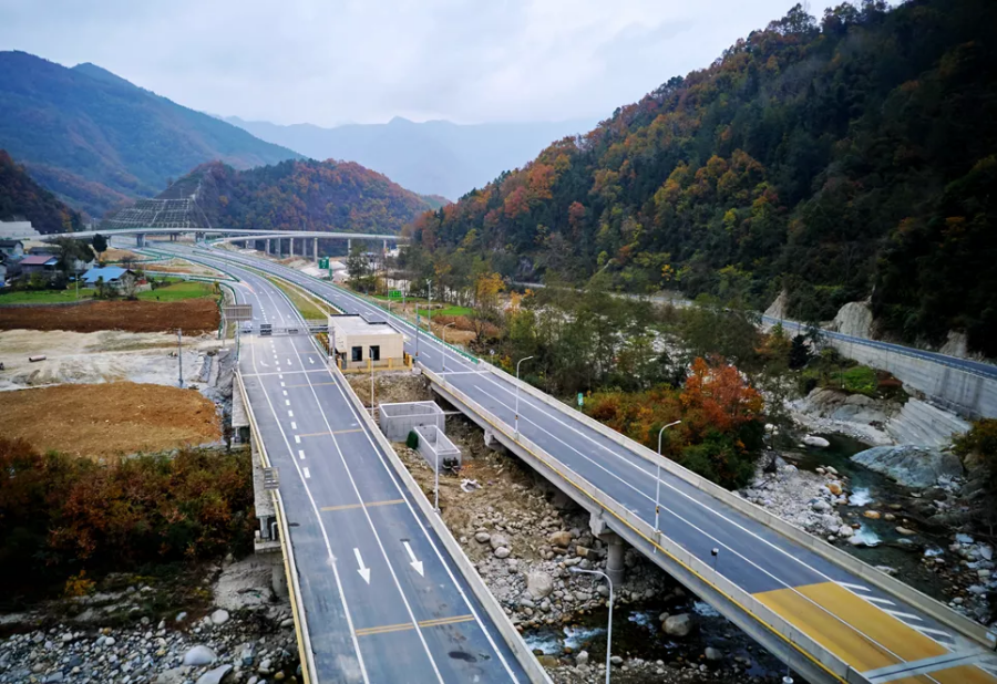 完美收官-公司参建的德会高速、广平高速平武段建成通车！